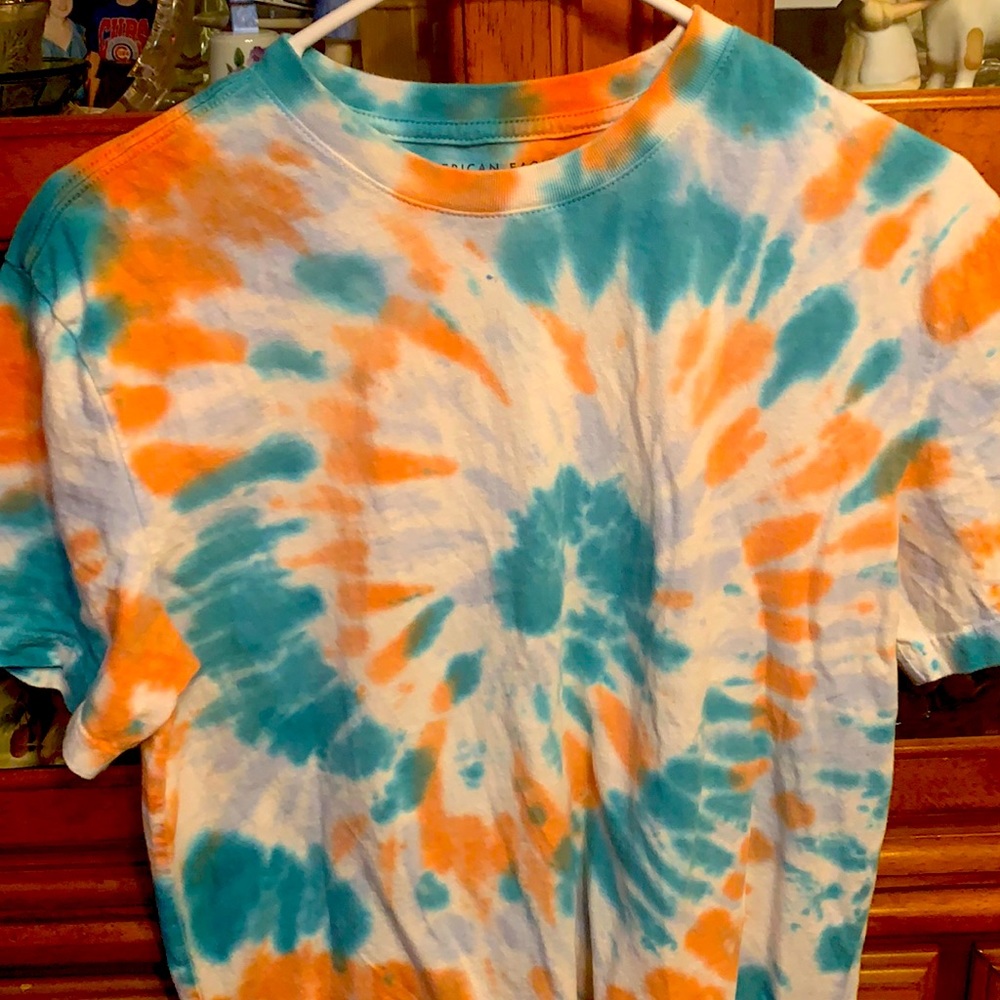 Men xs tye die shirt